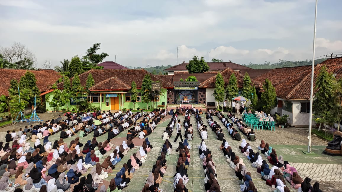 Sabtu Seru: Peringatan Maulid Nabi Muhammad SAW dan Pemilihan Ketua OSIS SMP Negeri 1 Karangmoncol